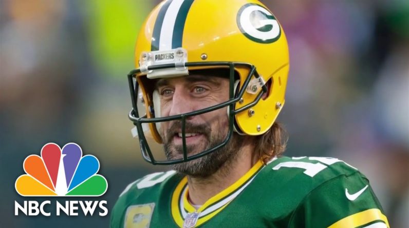Aaron Rodgers Returns To The Field After Positive Covid Test
